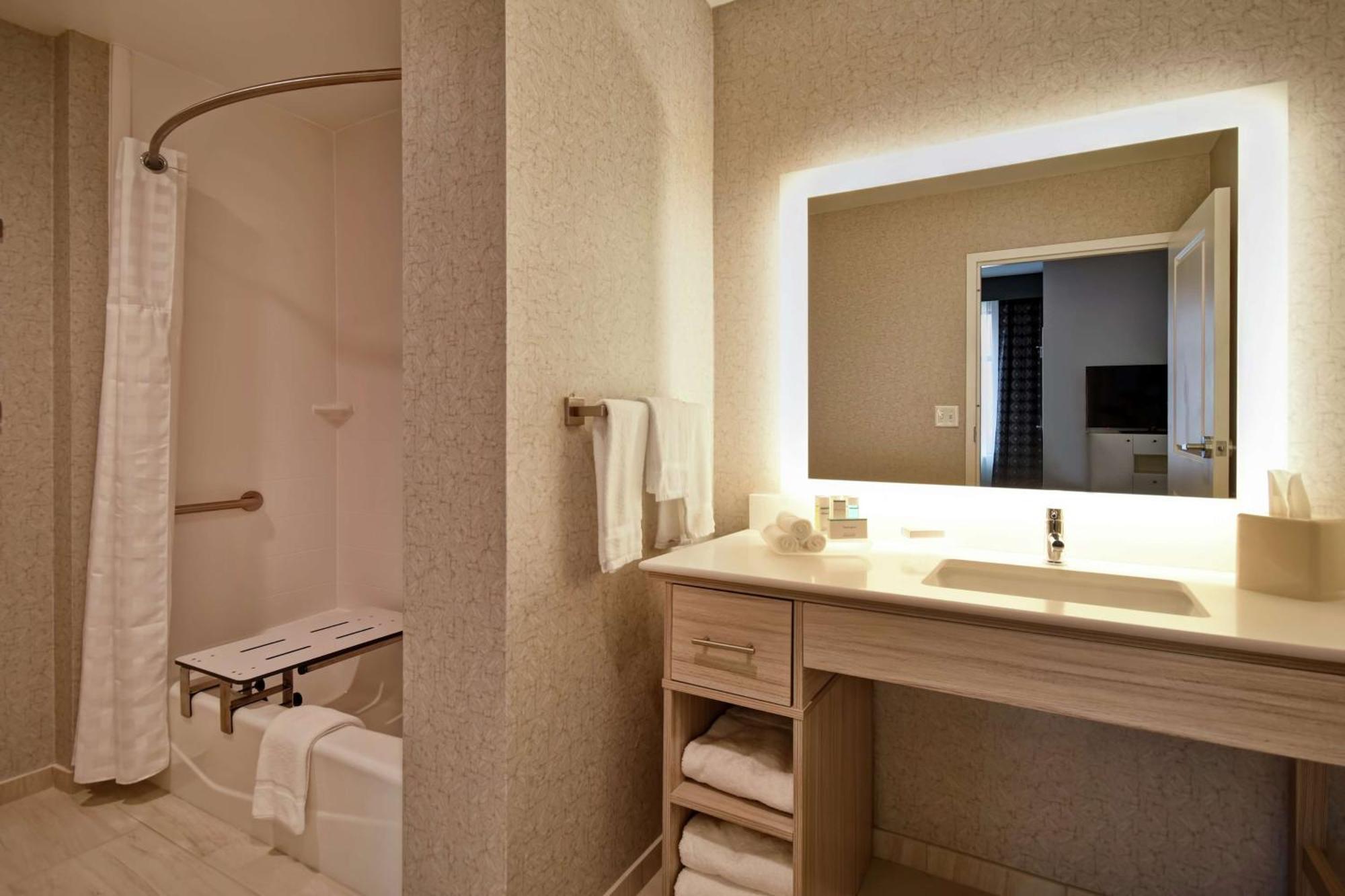 Homewood Suites By Hilton Greenville Downtown Bagian luar foto